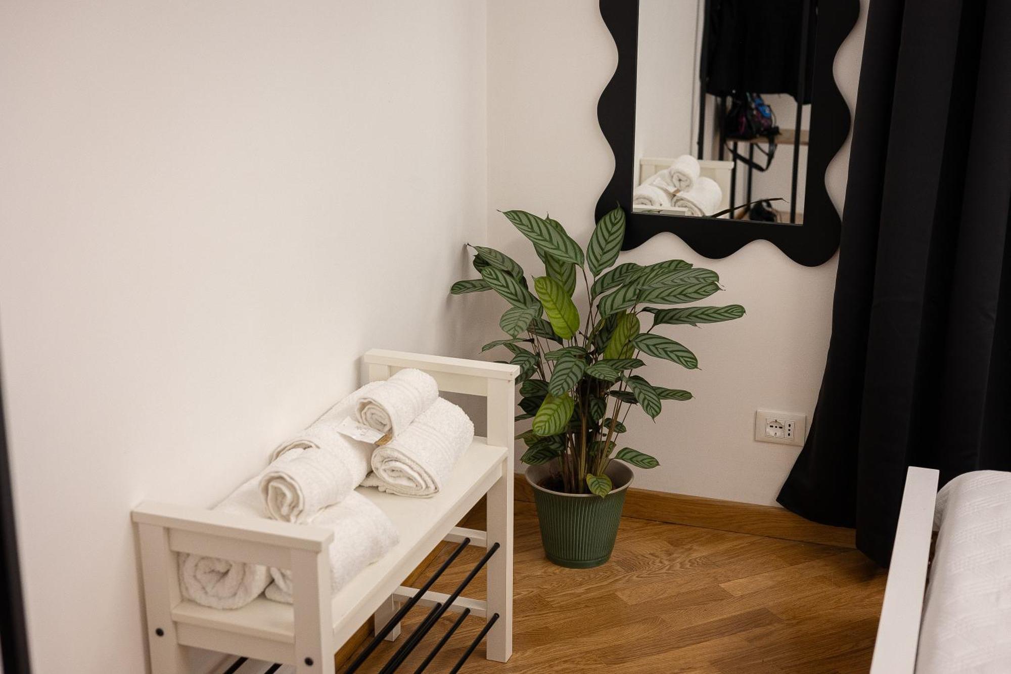 Khris Home Apartments - Trastevere Parini Roma Ngoại thất bức ảnh